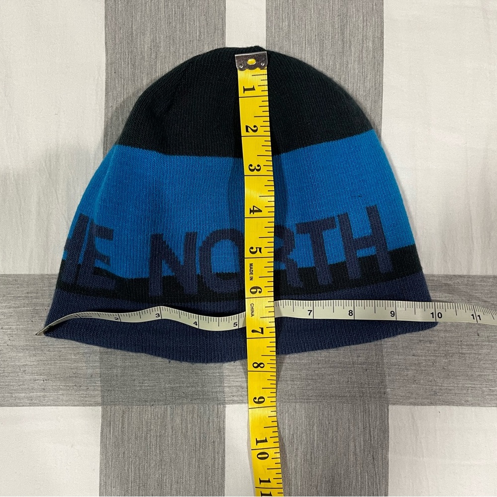 North Face Reversible Beanie - Picture 3 of 8